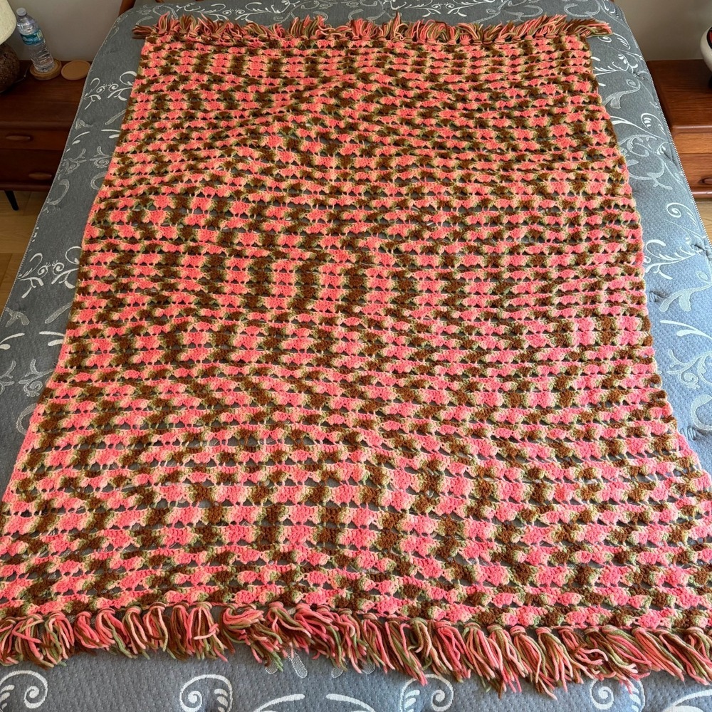 Vintage Handmade Crochet‎ Pink Brown Granny Core Fringed Afghan Throw - 65x48 in
